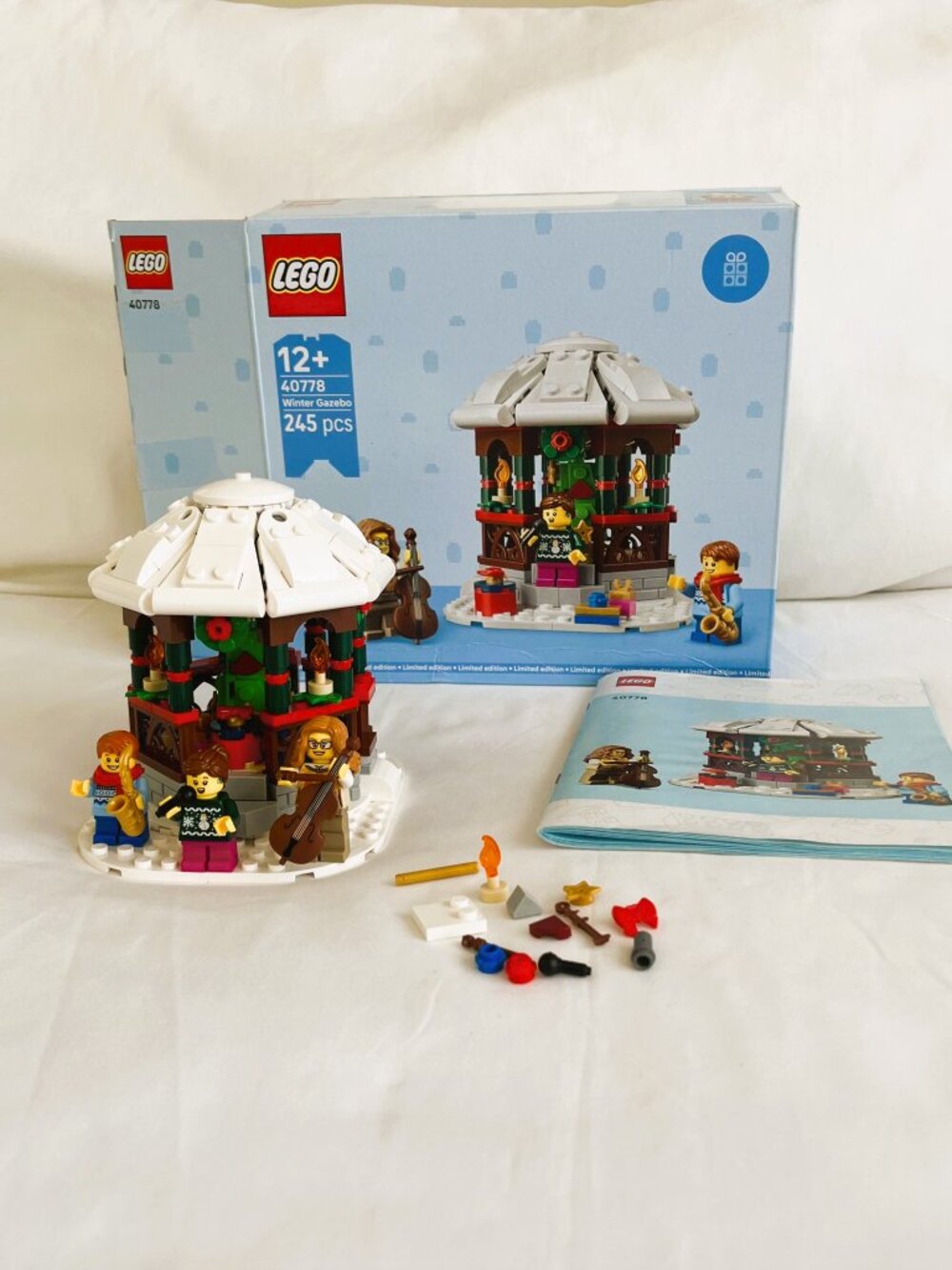 LEGO 40778 Winter Gazebo Limited Edition Christmas Set - 100% Complete w/ Box